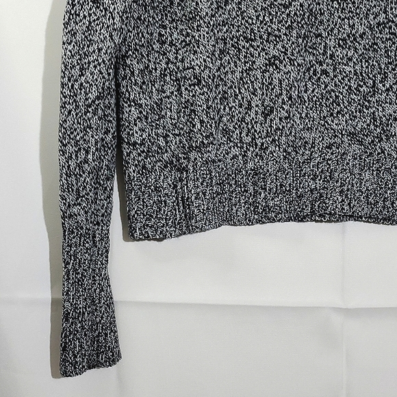 Divided by H&M Black and White Acrylic Knit Long Sleeve "Cropped" Sweater -Small - Picture 4 of 14